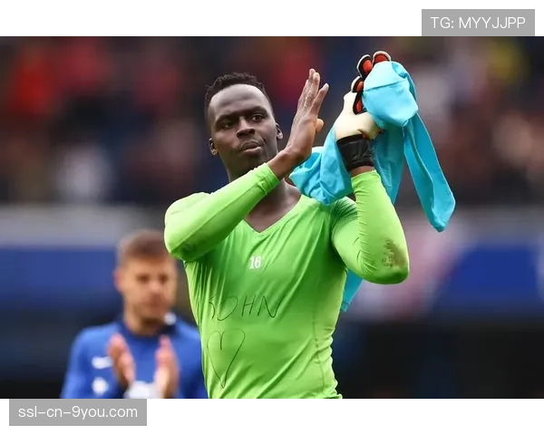 专访罗马中场核心:详解德罗巴在训练中如何要求球员提高无球跑动以撕开肋部 专访罗马中场核心:详解德罗巴在训练中如何要求球员提高无球跑动以撕开肋部